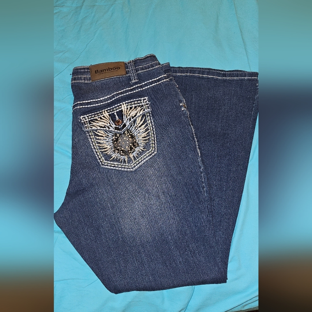 BAMBOO Women's Boot Cut Jeans with Embroidered Pocket